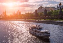 Речные прогулки на теплоходе по Москве-реке